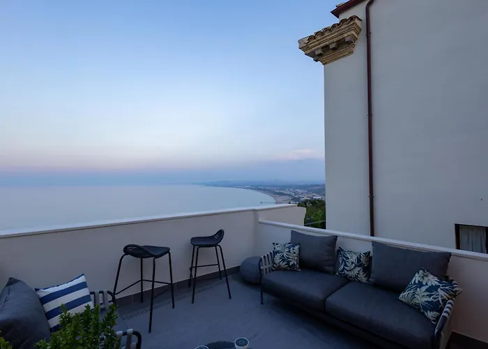 Alojamento de Acomodação e Pequeno-almoço Bluonly Boutique Vasto