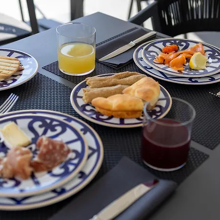 Bluonly Boutique Bed & Breakfast *